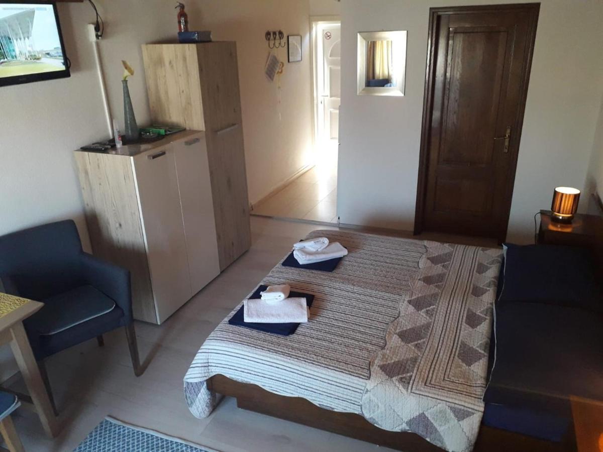Apartments Carev 1293 เยเซรา ภายนอก รูปภาพ