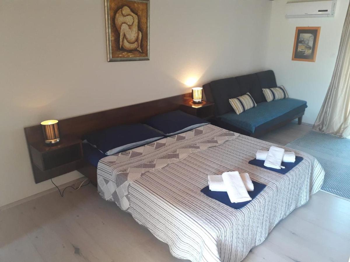 Apartments Carev 1293 เยเซรา ภายนอก รูปภาพ