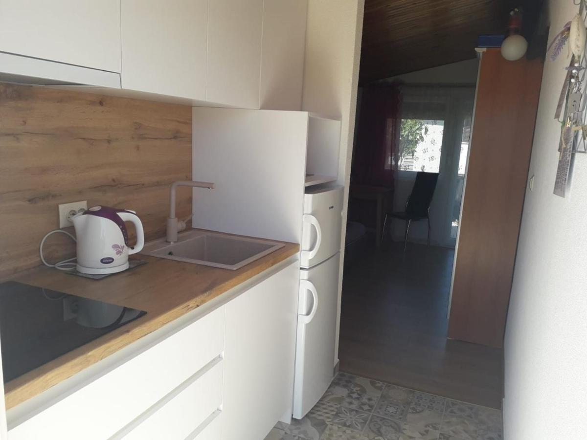 Apartments Carev 1293 เยเซรา ภายนอก รูปภาพ